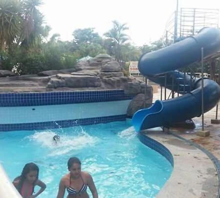Ecologic Park Ap 2 Quartos Para 7 Pessoas 1Park Aquatico 10 Piscinas Termais Caldas Novas Ngoại thất bức ảnh